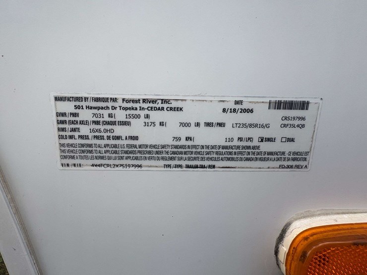 2007-cedarwood-silverback-5th-wheel-camper-image-2