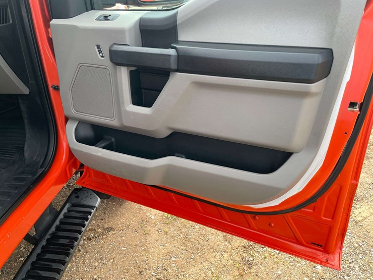 2017-ford-f550-xl-image-17