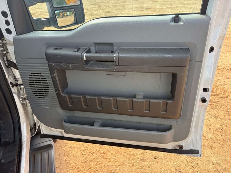 2011-ford-f450-image-15