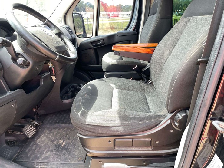 2015-ram-promaster-1500-image-10