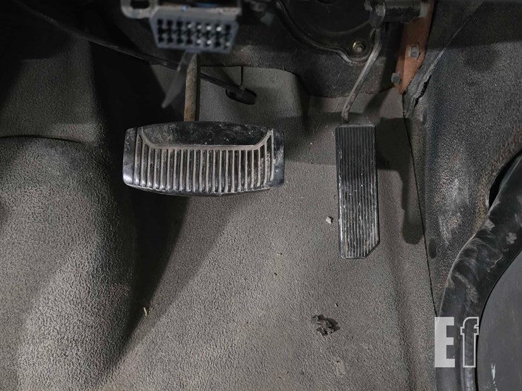 2005-ford-e150-image-13