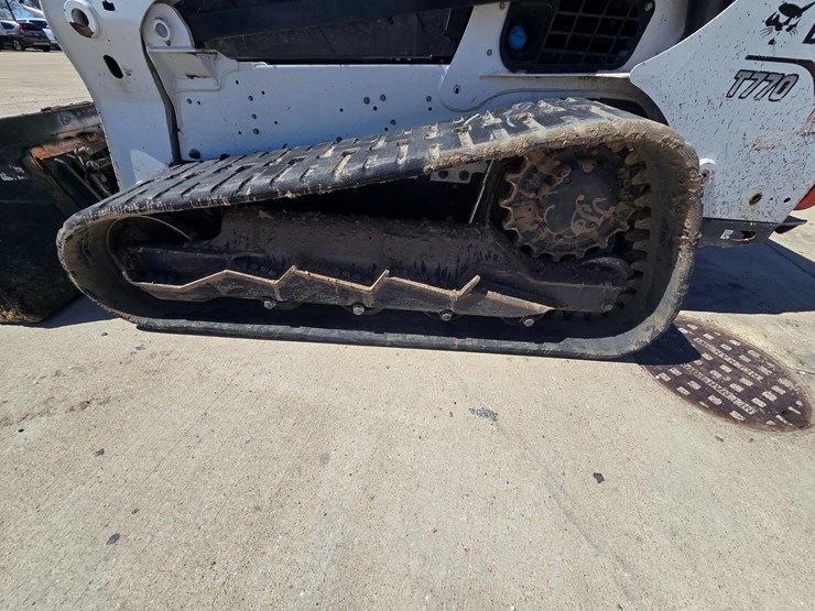2020-bobcat-t770-image-30