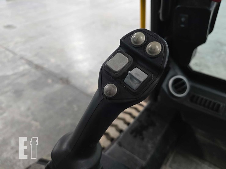 2021-jcb-3ts-8t-image-17