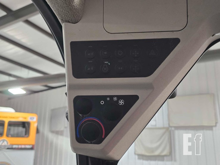 2020-jcb-3ts-8t-image-18