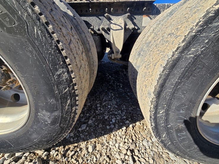 2014-freightliner-cascadia-125-image-81