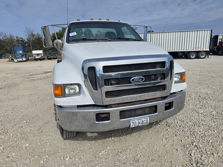 2004-ford-f650-image-41
