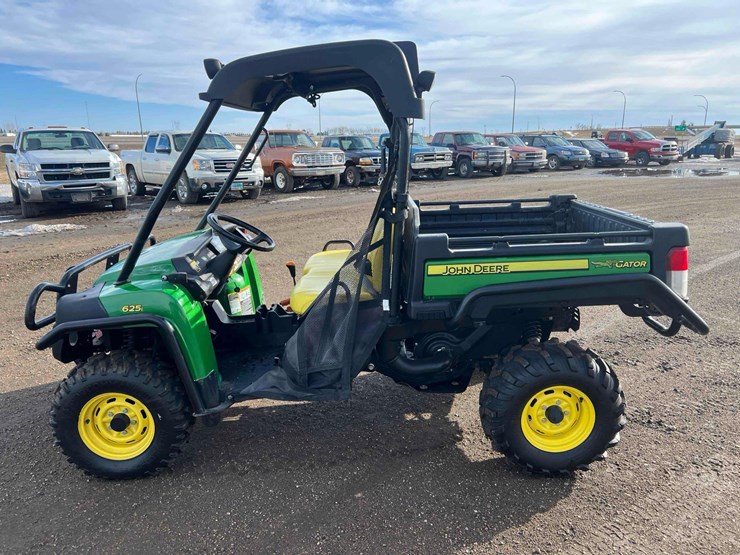 2015-john-deere-gator-image-8
