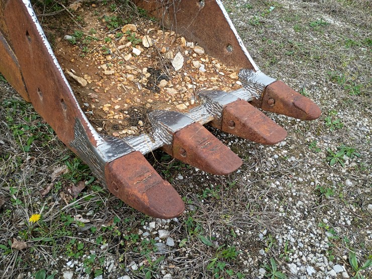 caterpillar-25-image-5