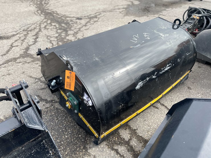 #7053-•-unused-giyi-mini-skid-steer-bucket-broom-(o10)-image-6