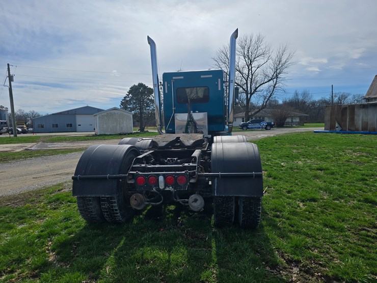 2007-kenworth-w900-image-8