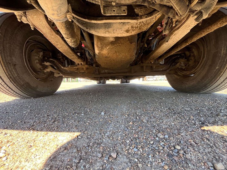 2012-peterbilt-386-image-30