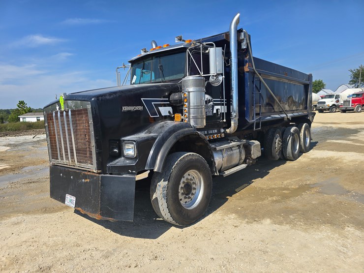 #21305-•-2003-kenworth-dump-truck-image-2
