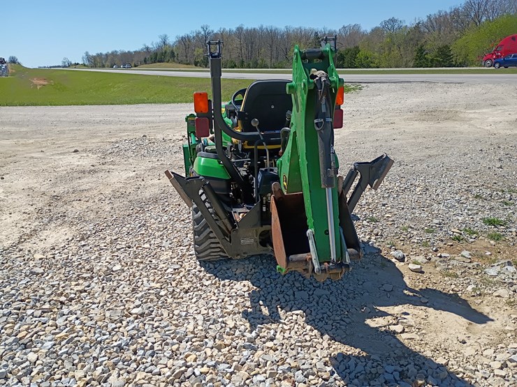 2013-john-deere-1025r-image-6