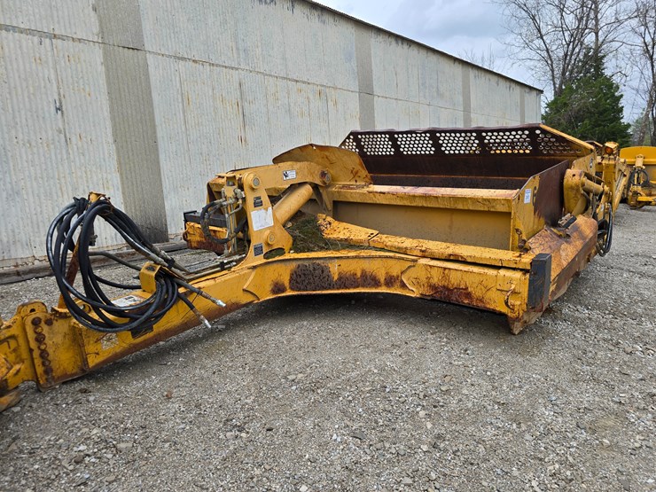 2006-deere-1812c-image-2