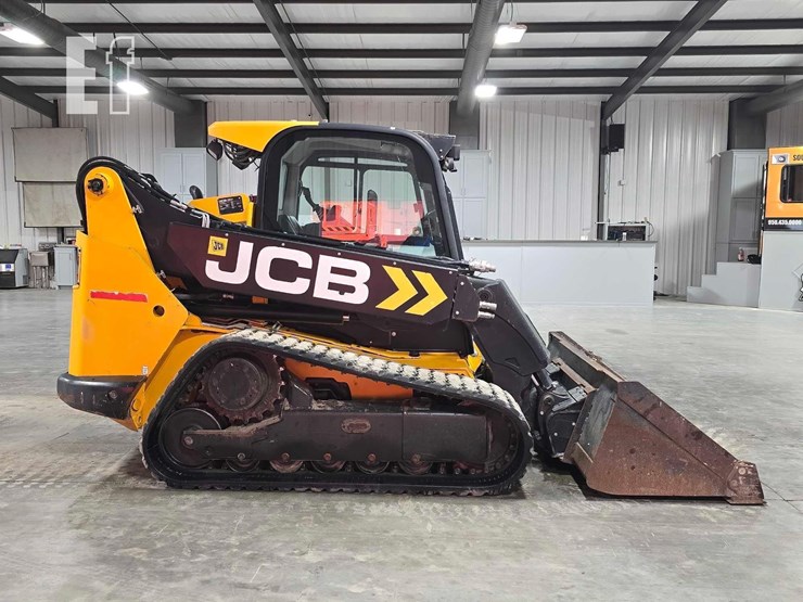 2021-jcb-3ts-8t-image-6