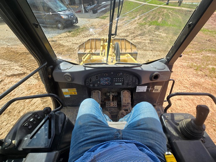 2005-caterpillar-953c-image-60