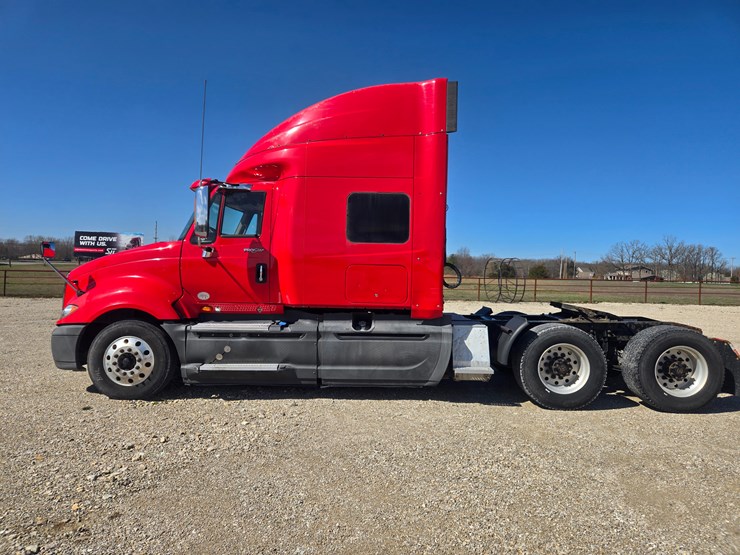 2014-international-prostar-image-9