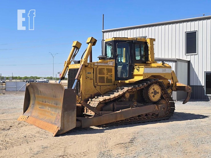 2006-caterpillar-d6r-iii-image-1