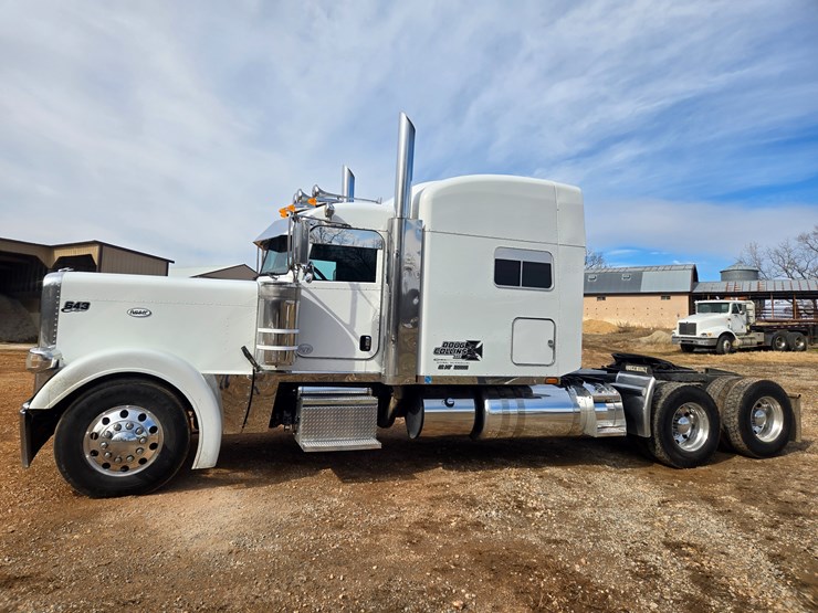 2014-peterbilt-389-image-6