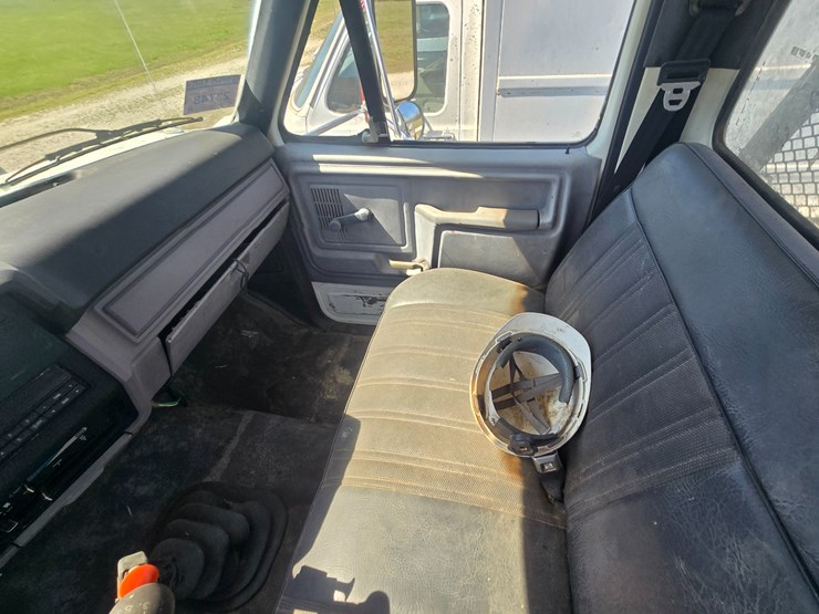 1997-ford-f700-image-42