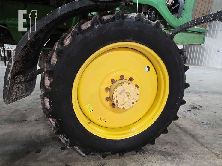 2011-john-deere-4630-image-37