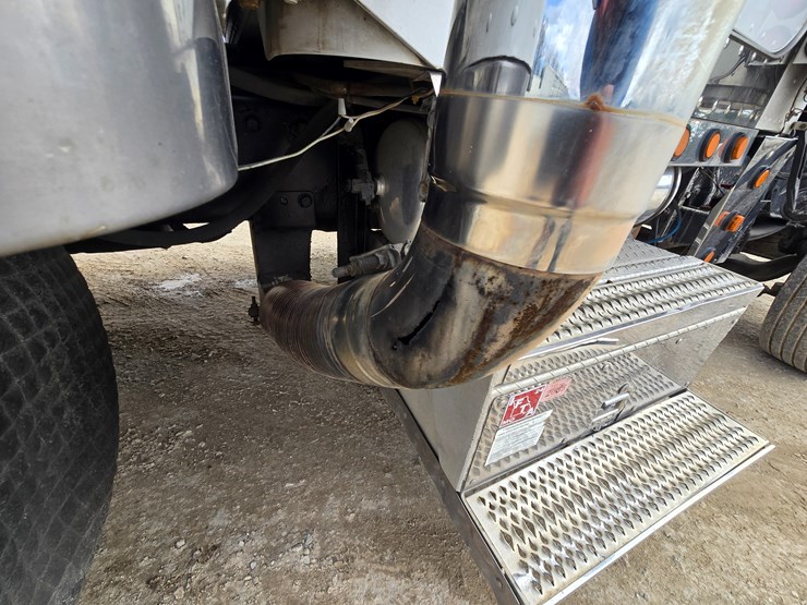 2000-peterbilt-379-image-96