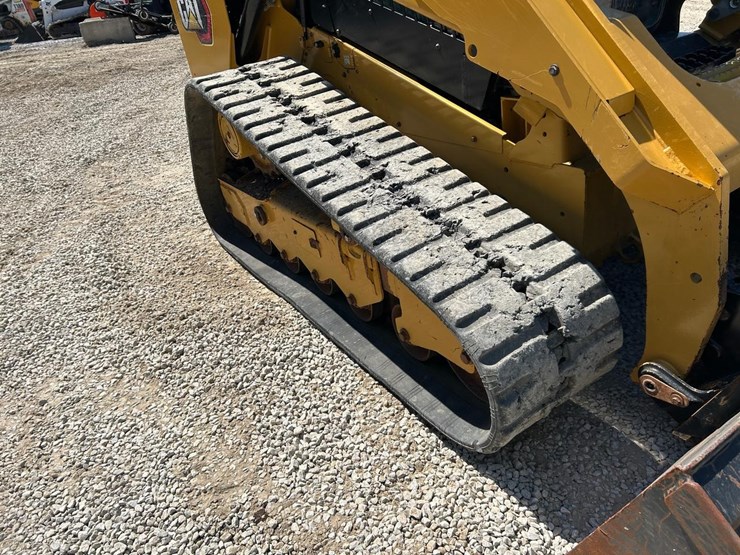 2023-caterpillar-299d3-xe-image-12