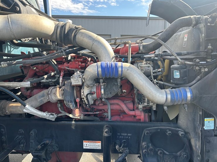 2022-western-star-4900-image-31