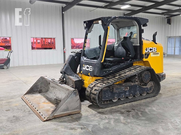 2021-jcb-3ts-8t-image-1
