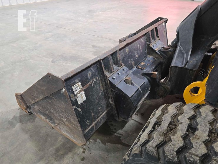 2021-jcb-3ts-8t-image-12