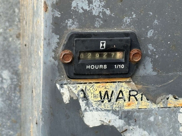 2013-takeuchi-tb235-image-31