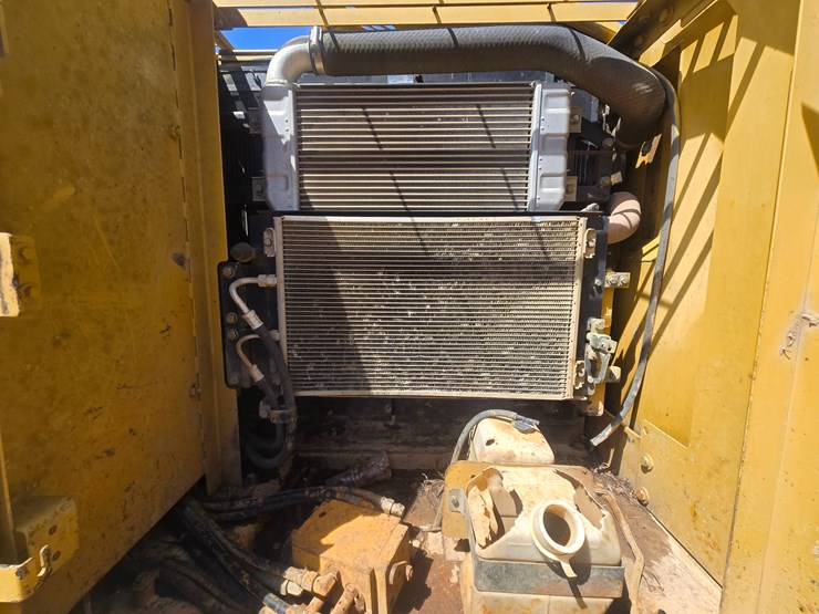 2003-caterpillar-320c-image-44