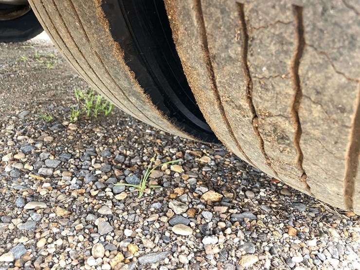 2017-ford-f550-xl-image-22