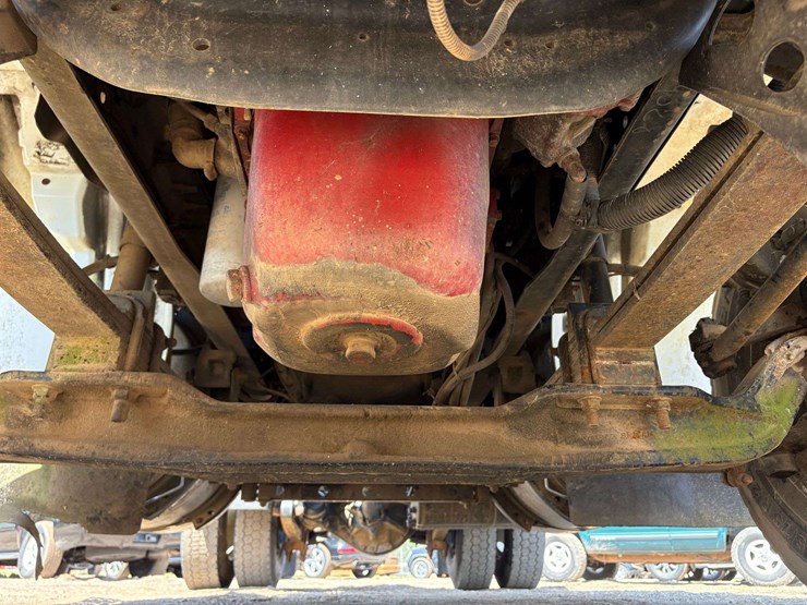 2010-international-8600-image-12