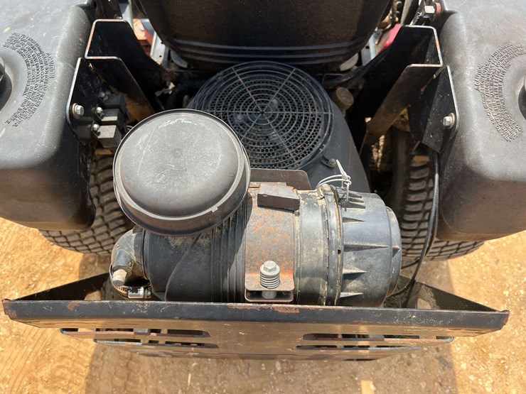 gravely-148z-48"-cut-zero-turn-mower-(1,728-hours)-image-8