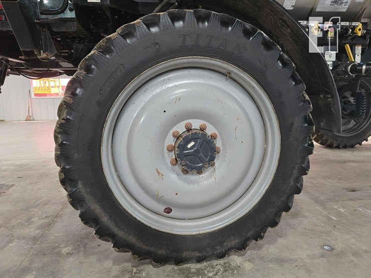 case-ih-patriot-3330-image-29