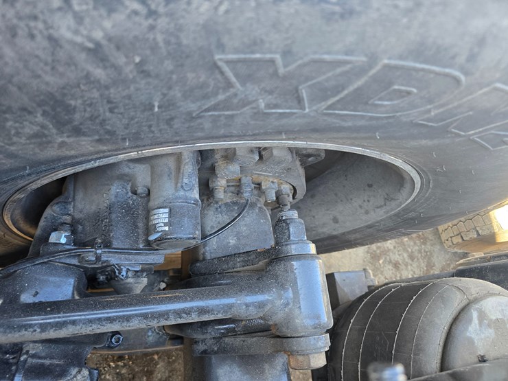 2019-peterbilt-567-image-88