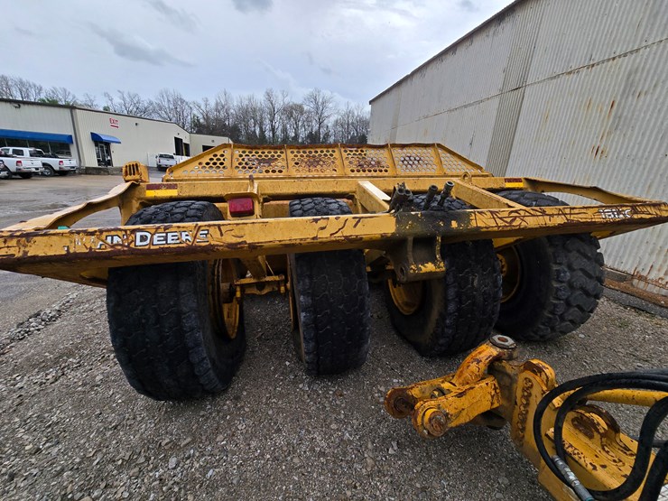 2006-deere-1812c-image-11