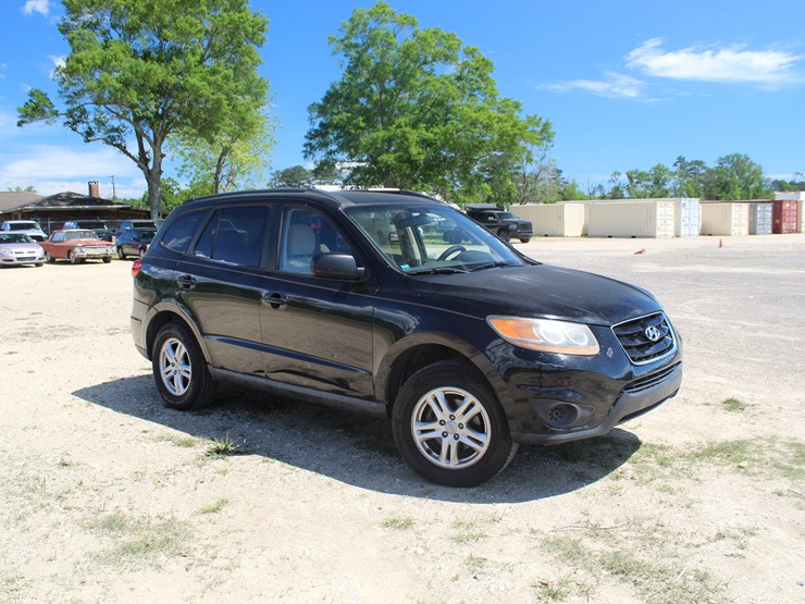 2010-hyundai-santa-fe-image-2