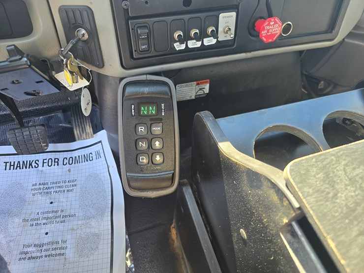 2008-international-durastar-4300-image-57