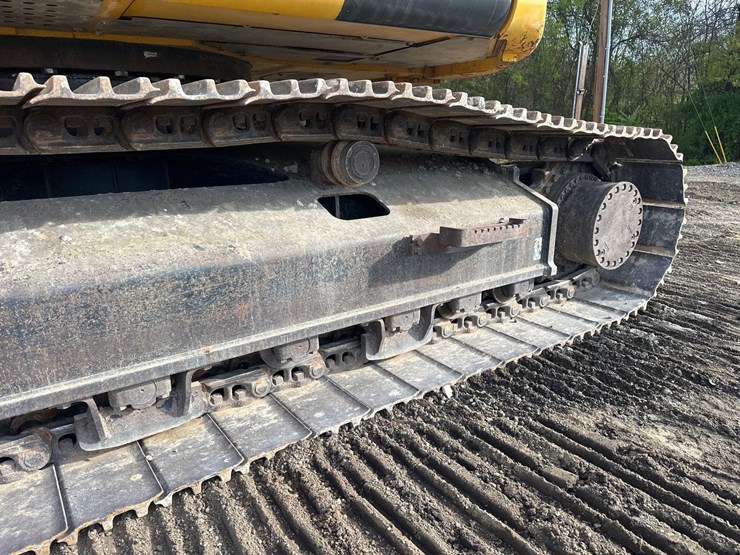 2019-deere-345g-lc-image-22