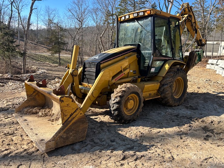 2005-caterpillar-420d-image-2