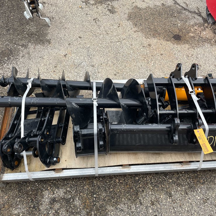 #7036 • Unused GIYI 8 Piece Attachment Fit For Mini Excavators (O10)