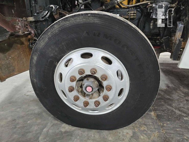 2008-peterbilt-388-image-21