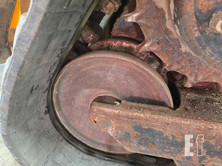 2021-jcb-3ts-8t-image-31