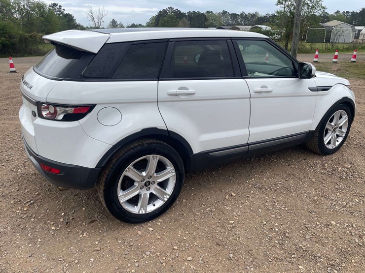 2013-land-rover-range-rover-image-3