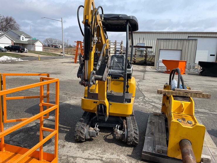 #7079-•-2026-qk-20r-mini-excavator-(g10)-image-1