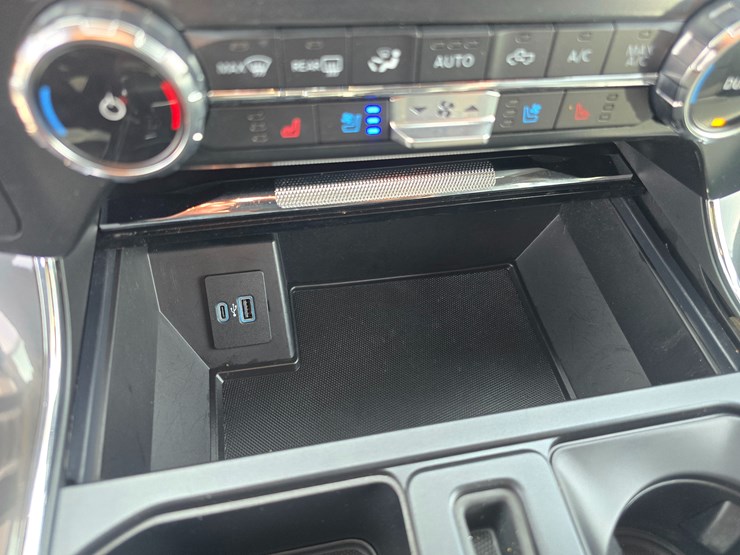 2022-ford-f150-image-46