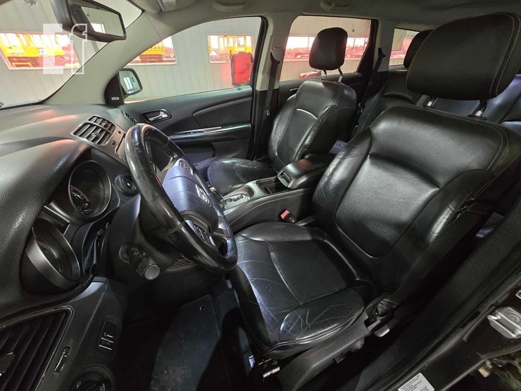 2015-dodge-journey-image-9