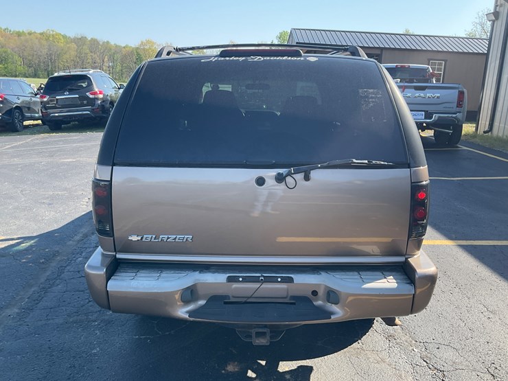 2004-chevrolet-blazer-image-5